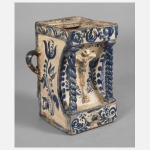 Kleines Wandwassergefäß