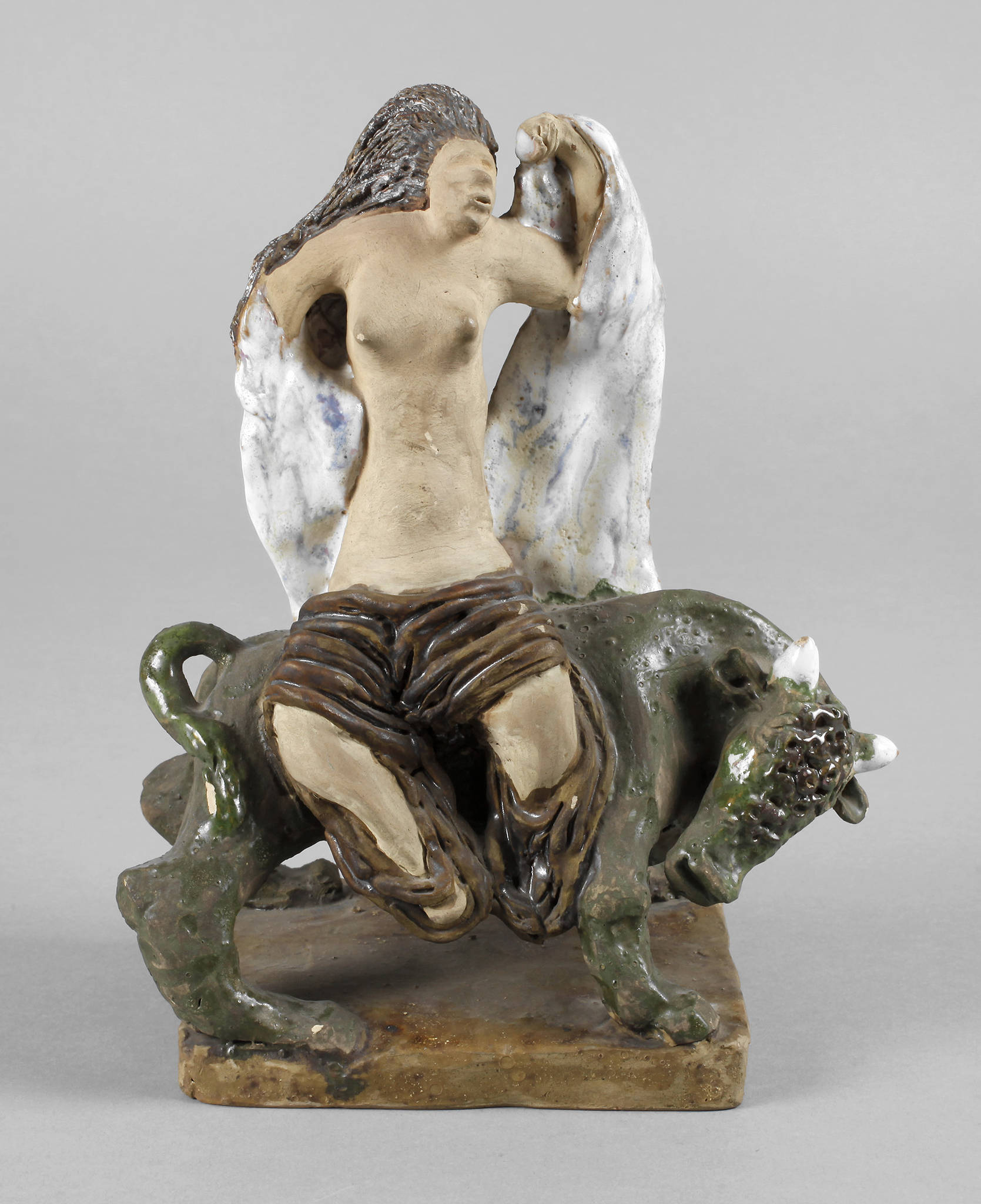 Künstlerfigur Europa auf dem Stier