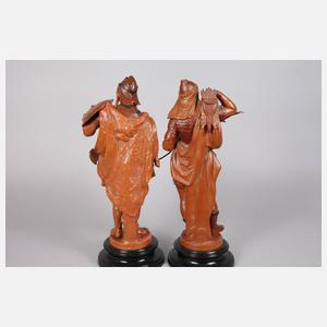 Zwei große Wikingerfiguren