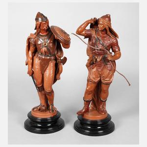 Zwei große Wikingerfiguren