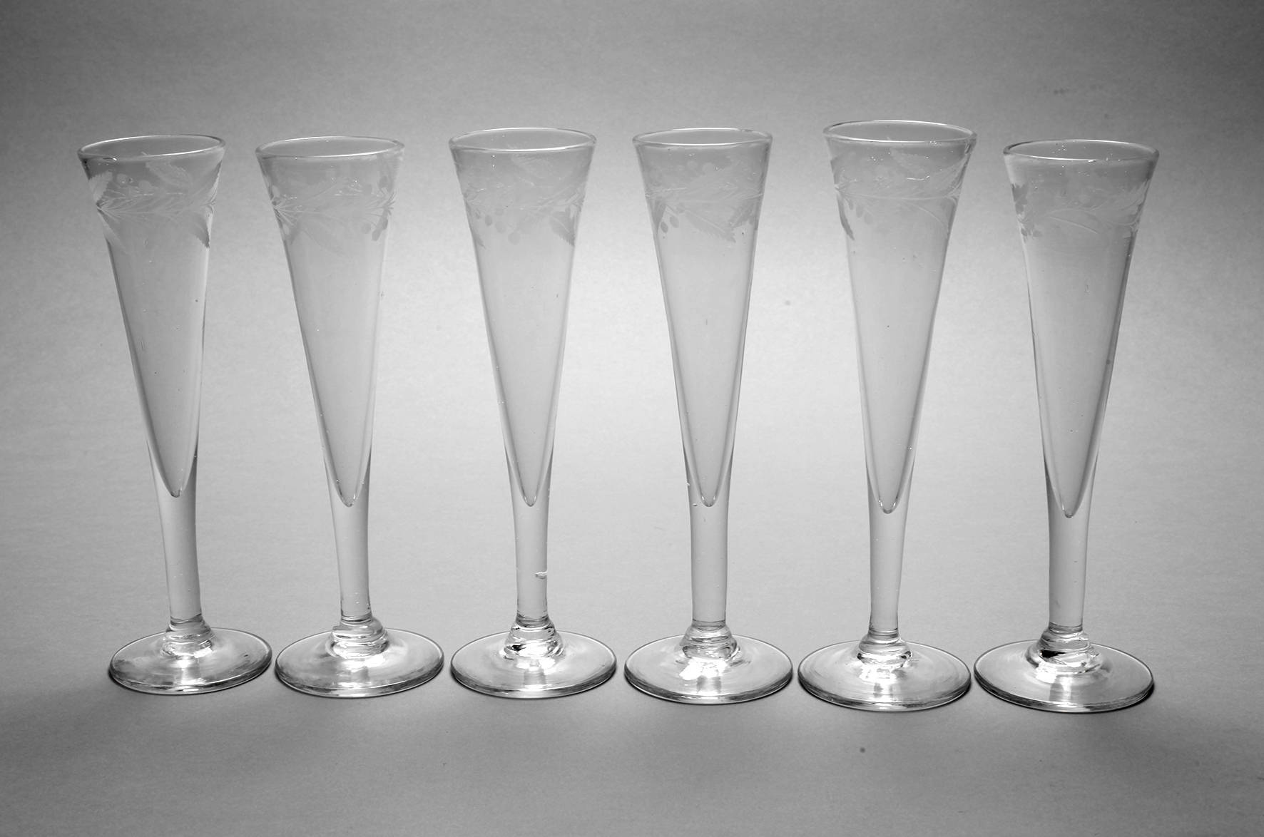 Sechs Sektflöten