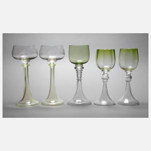 Fünf Jugendstilgläser mit Trompetenfuß