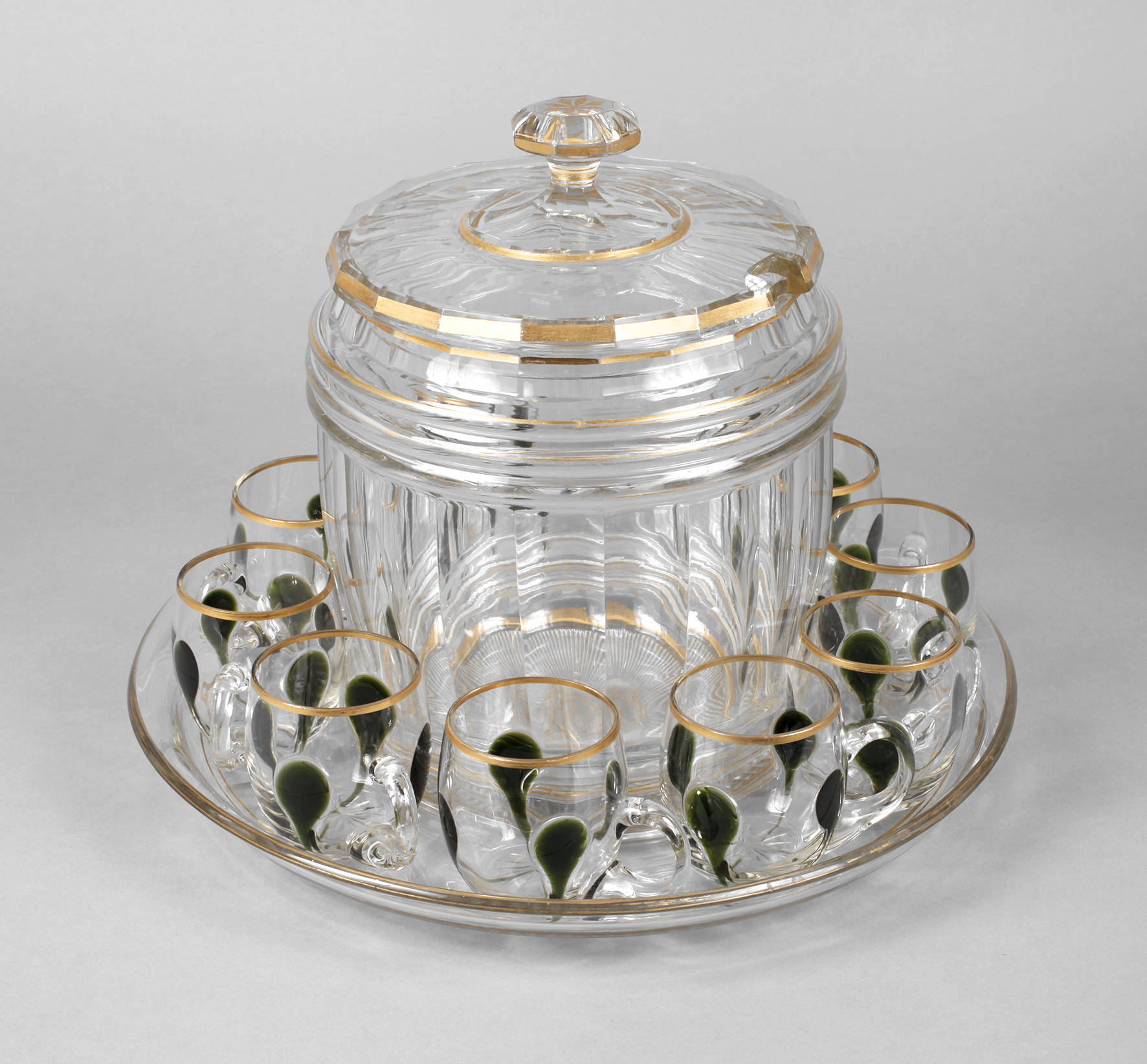 Bowle mit neun Bechern