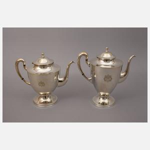 Übergroßes Silberservice