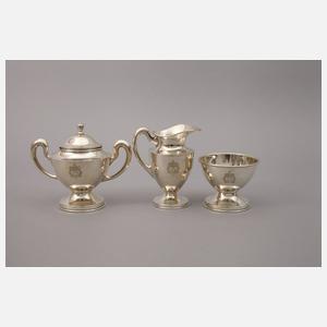 Übergroßes Silberservice