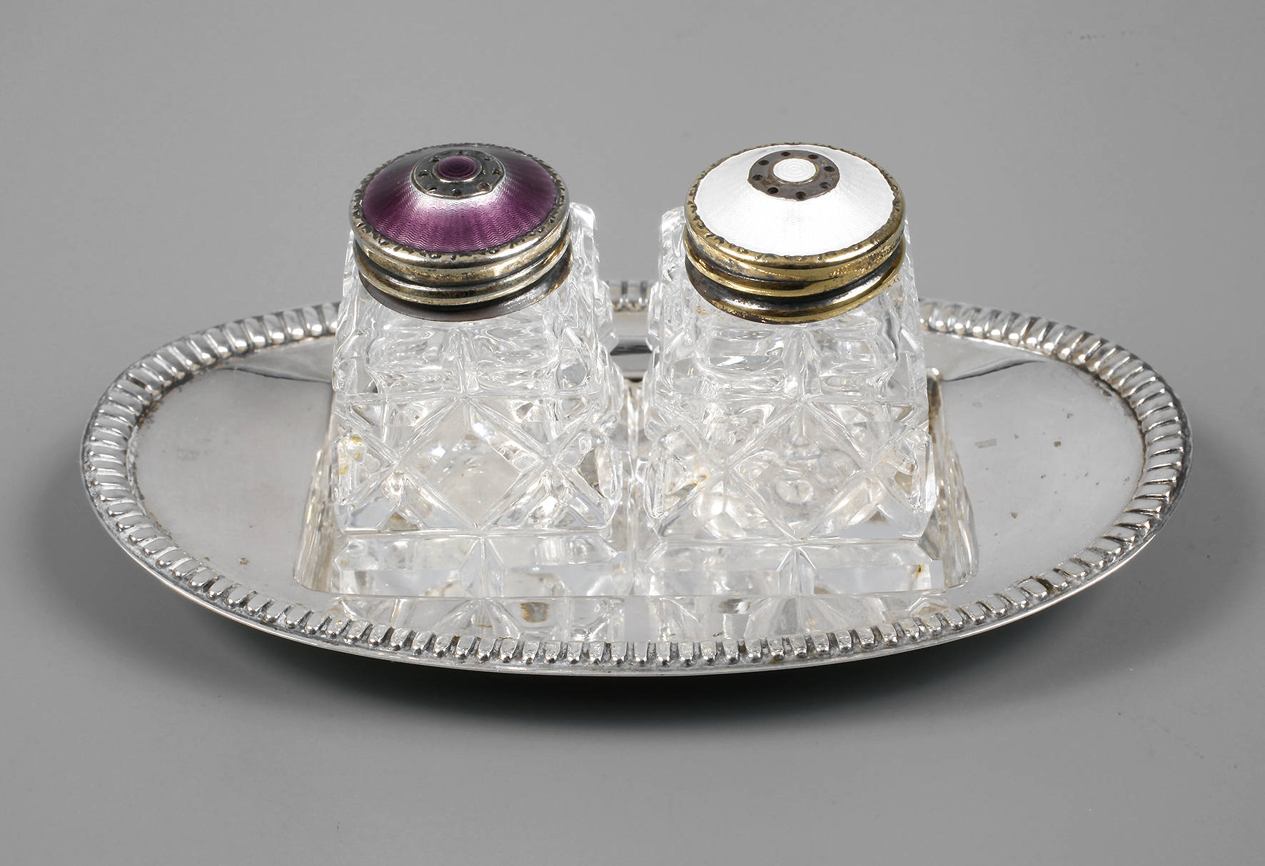 Norwegen zwei kleine Gewürzgefäße