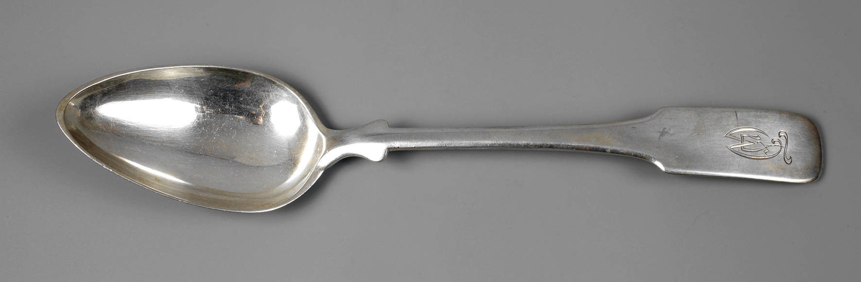 Großer Vorlegelöffel Silber