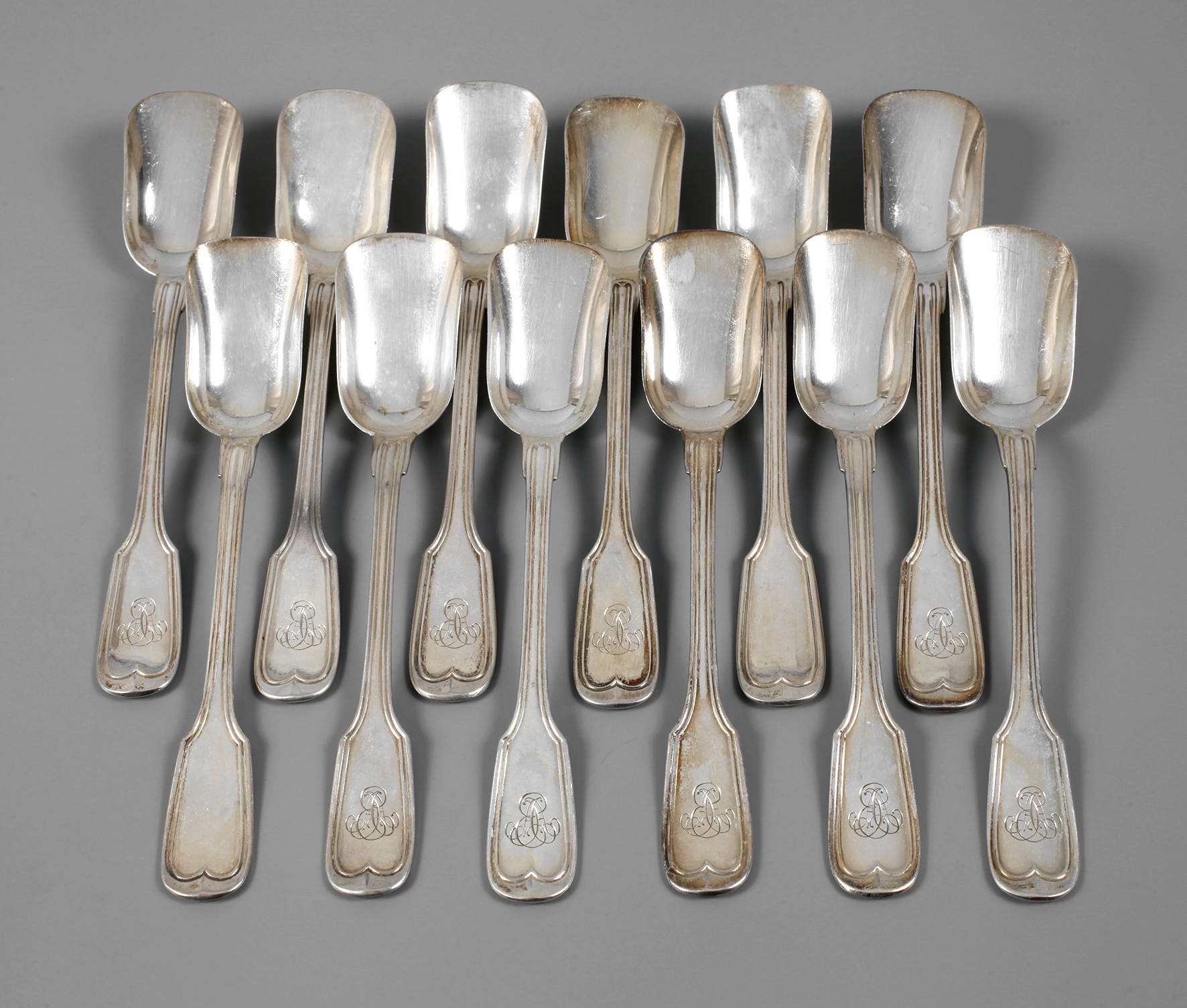 Zwölf Eislöffel Augsburger Faden