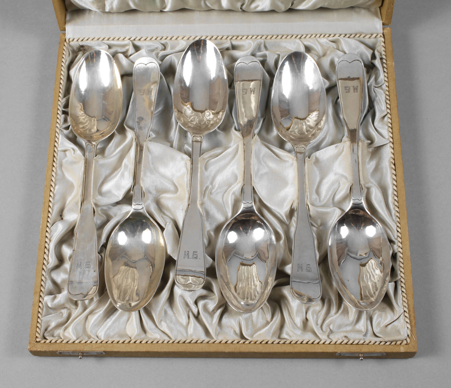 Sechs Biedermeier-Speiselöffel