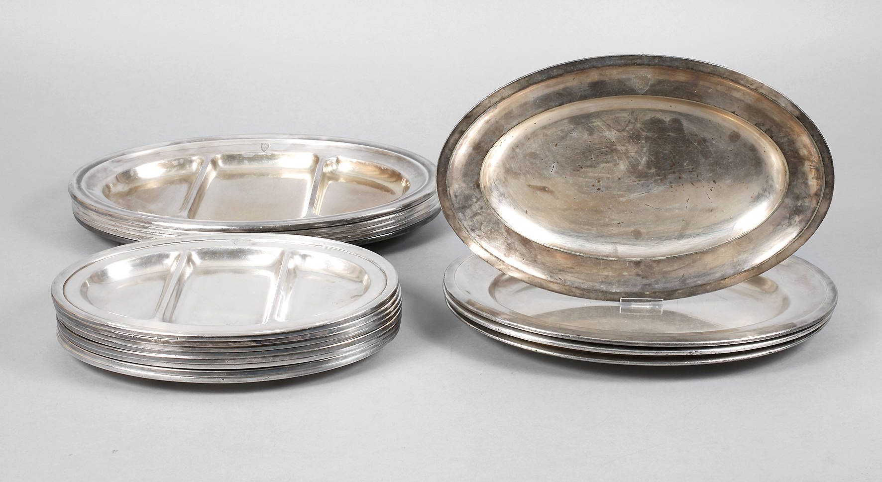 Wellner siebzehn Vorlegeplatten mit Plauener Stadtwappen