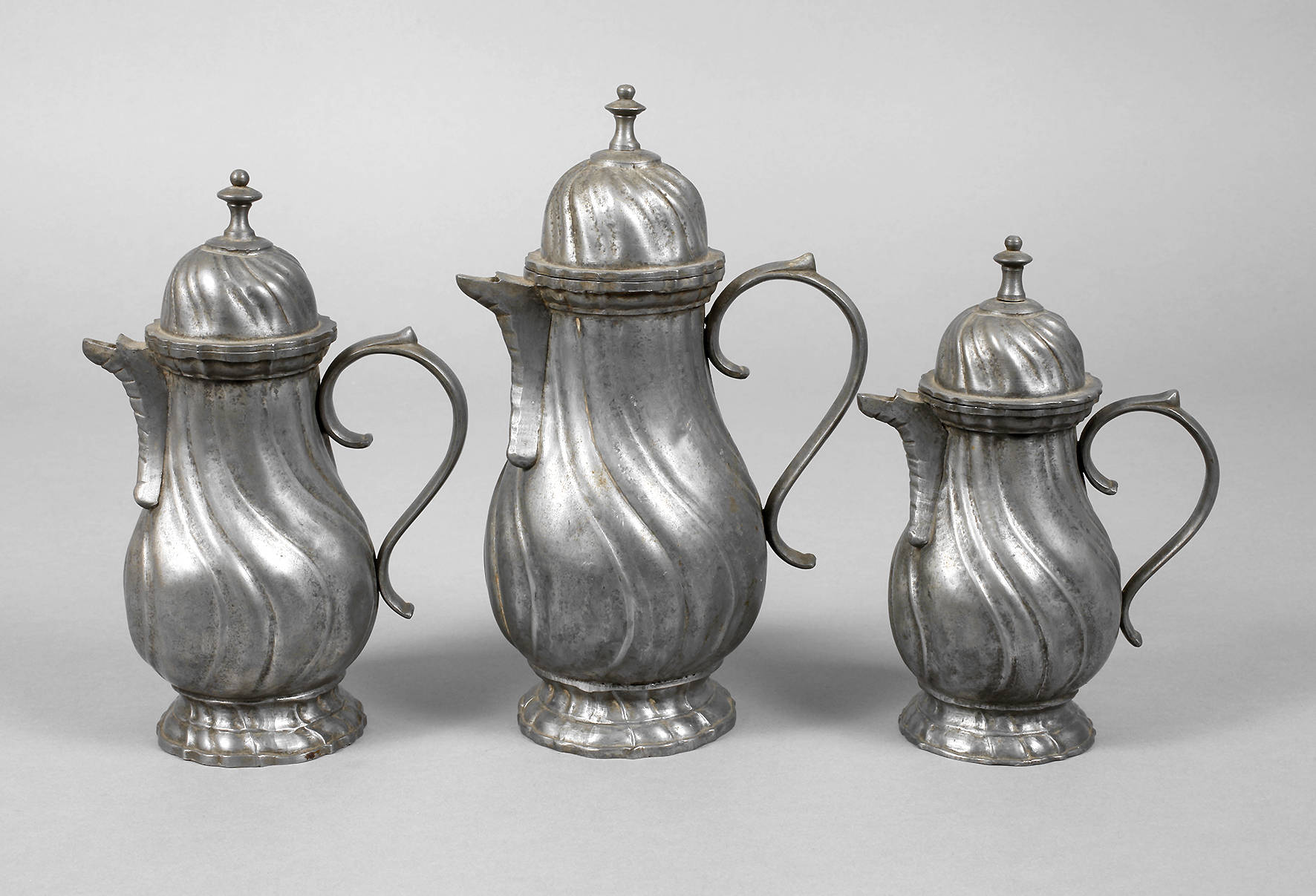 Drei Schokoladenkännchen Zinn Biedermeier