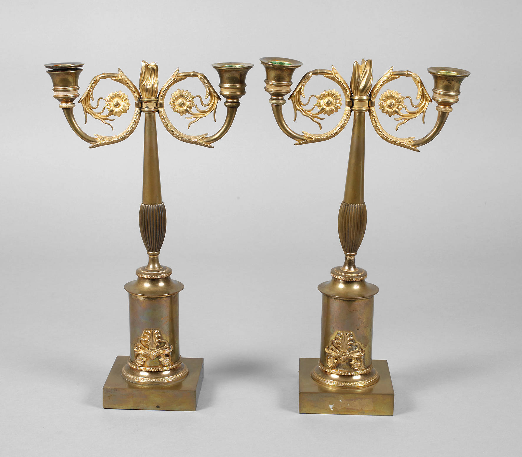 Paar klassizistische Kerzenleuchter