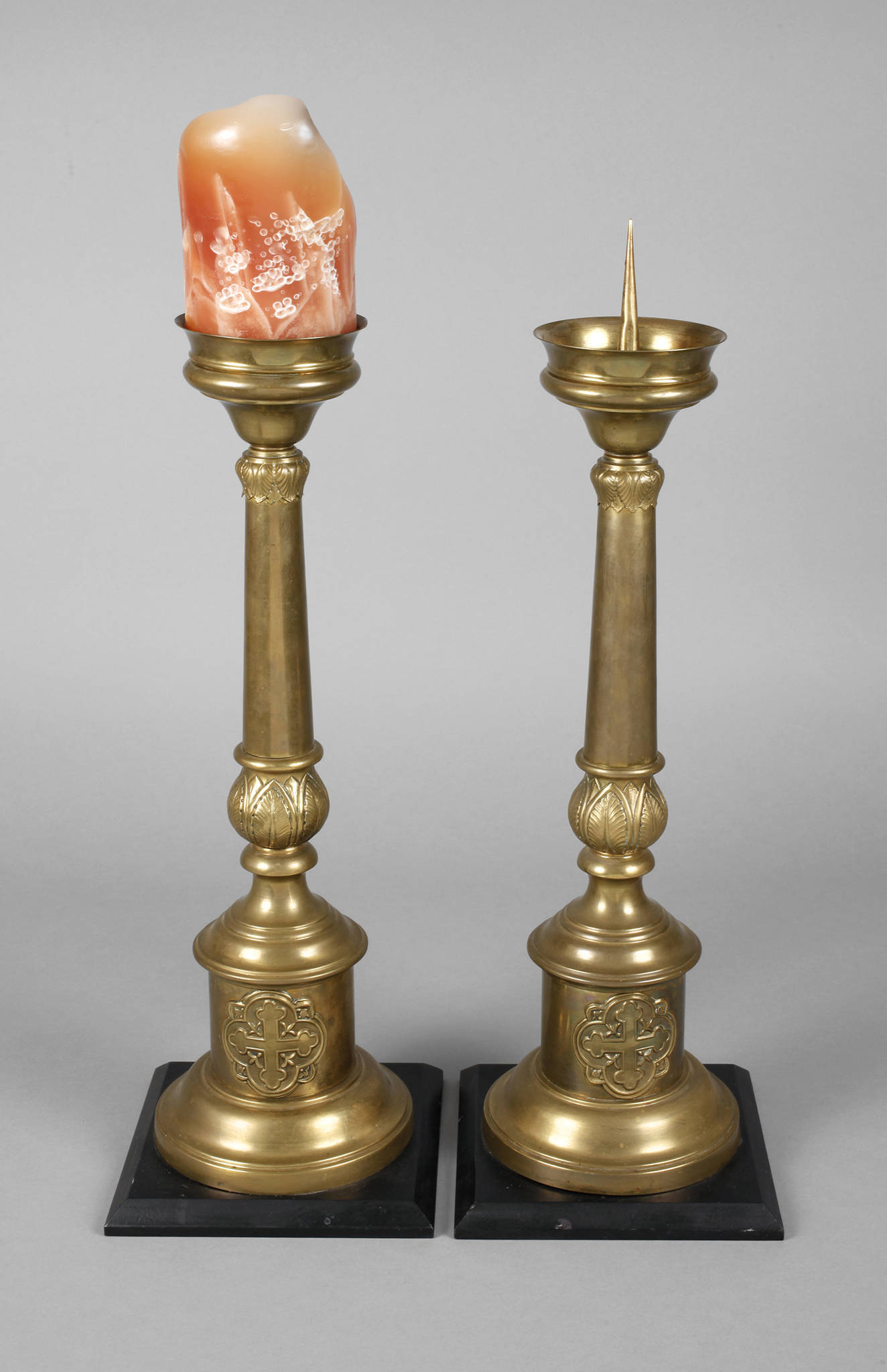 Paar große Kirchenleuchter