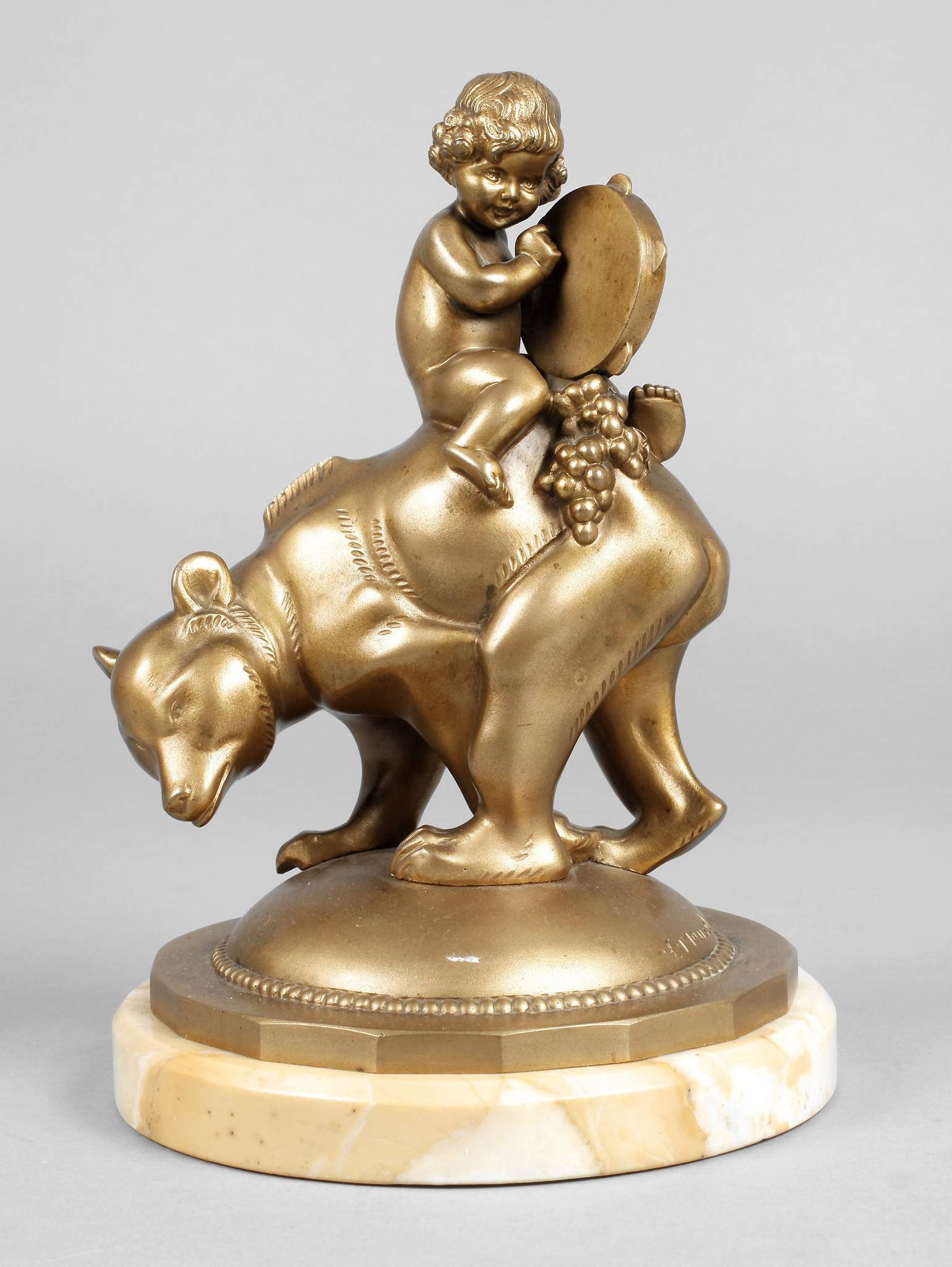 Edmund Meusel, Putto auf Bär