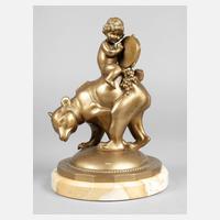 Edmund Meusel, Putto auf Bär111