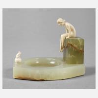 Ferdinand Preiss, attr., Sitzende mit Froschkönig111