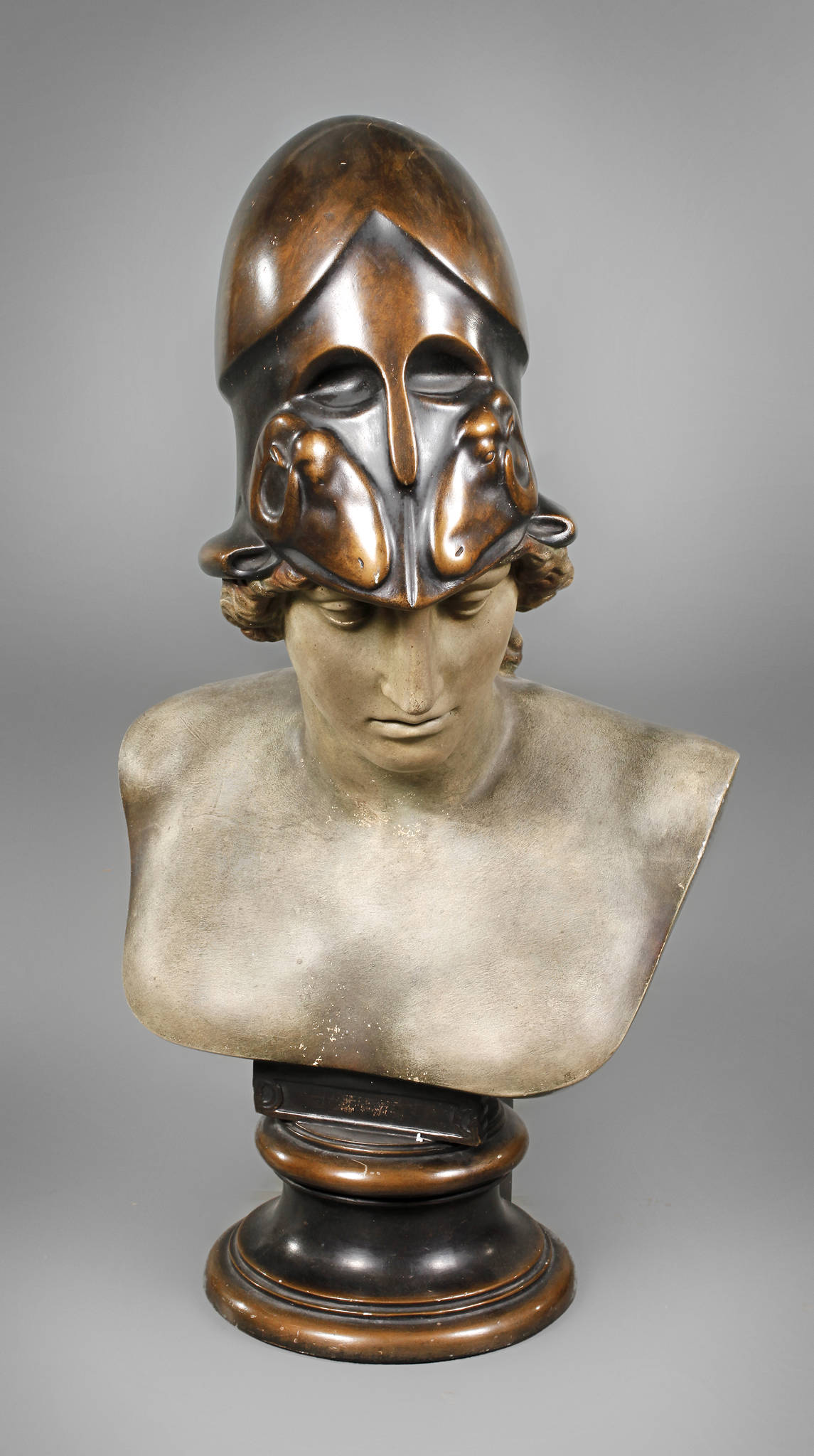 Monumentale Büste der Pallas Athena