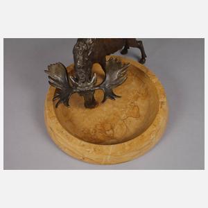 A. Titze, Großer Elch auf Marmorschale