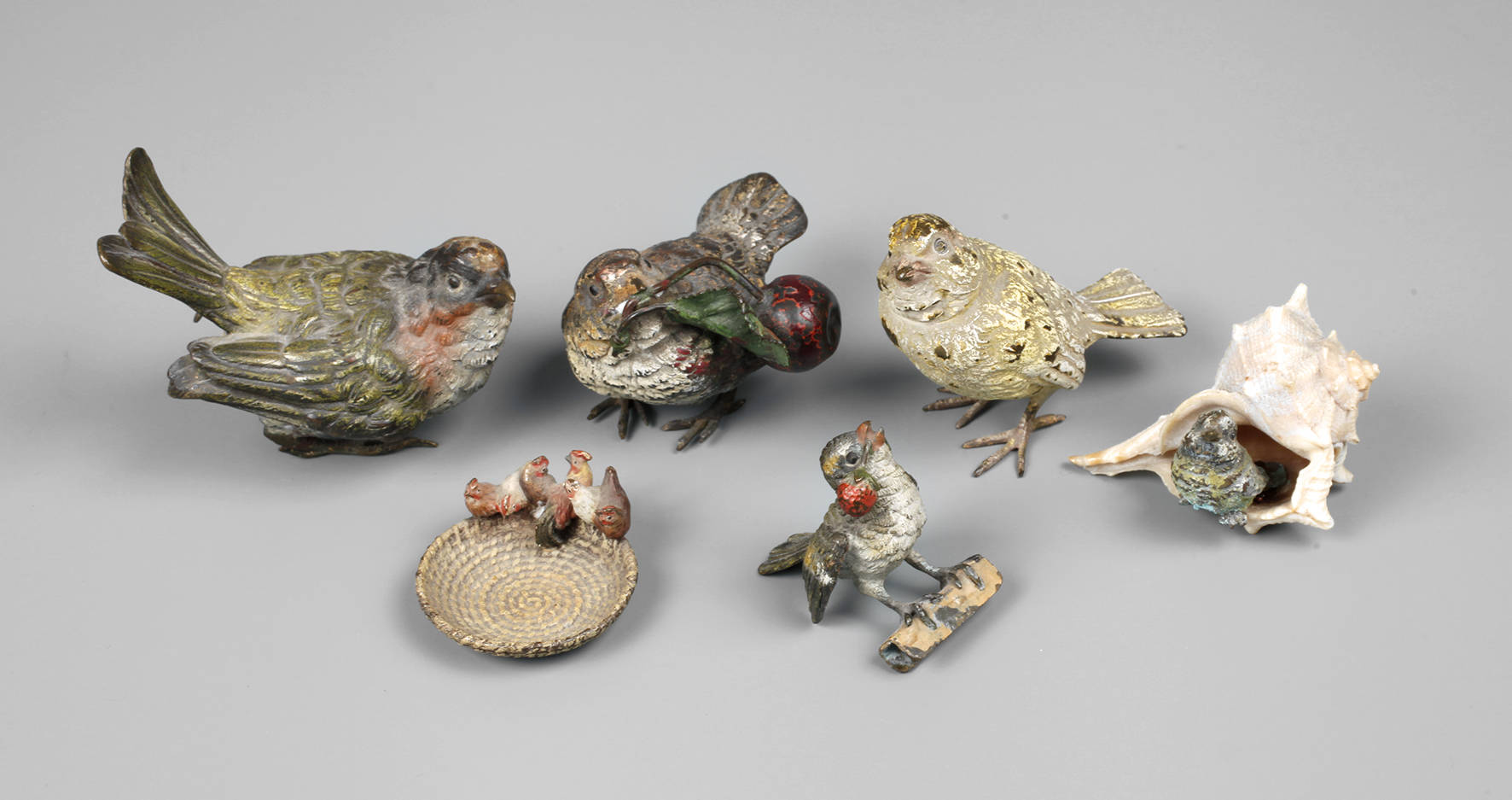 Sechs Wiener Vogelbronzen