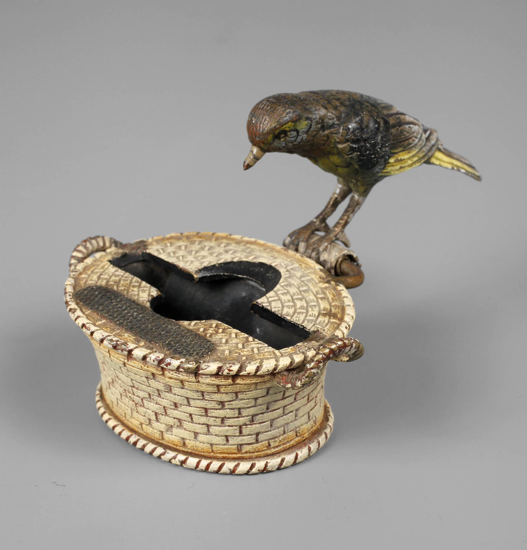 Wiener Bronze Streichholzspender mit Vogel