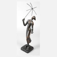 Bronze Dame mit Schirm111