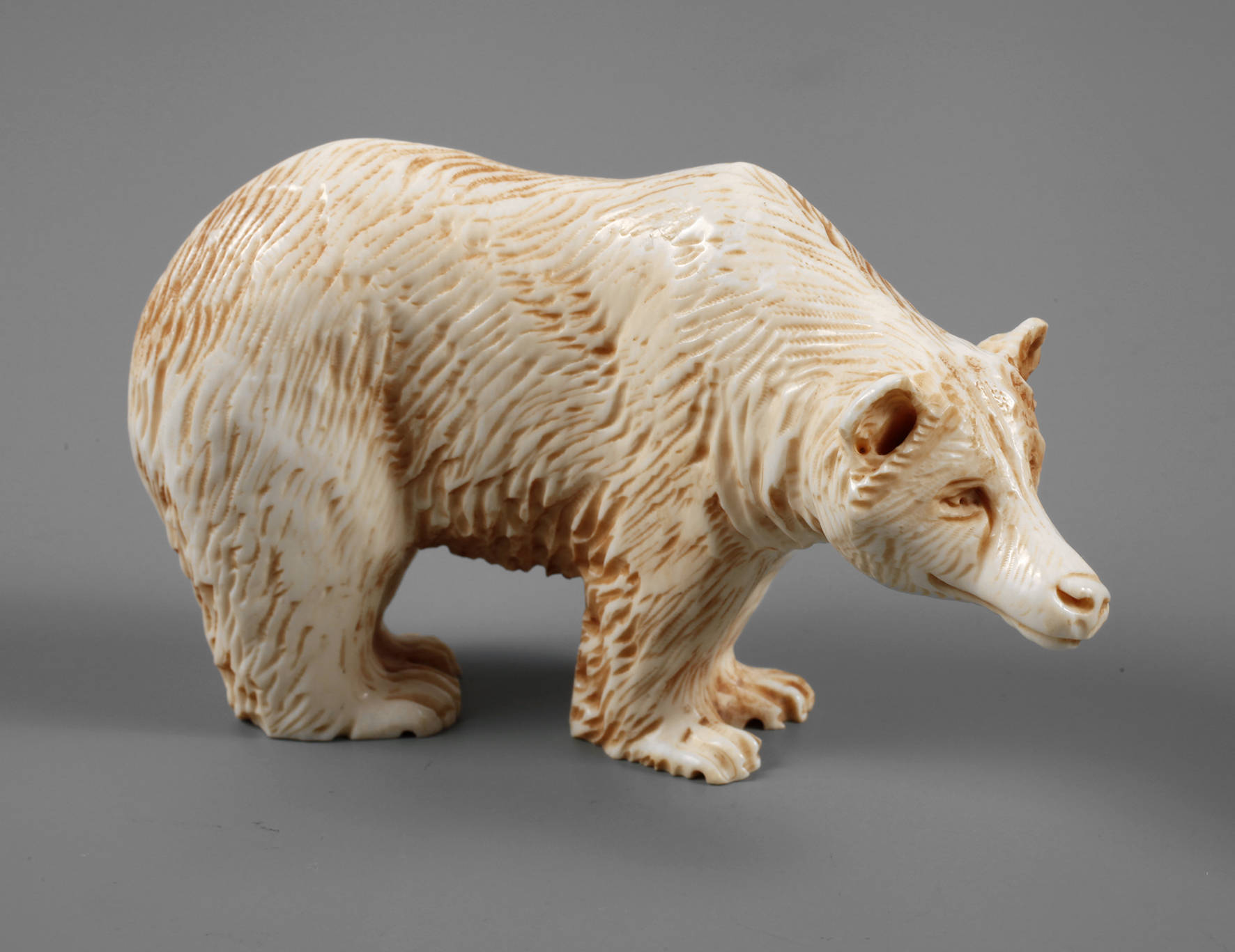 Geschnitzte Bärenlpastik