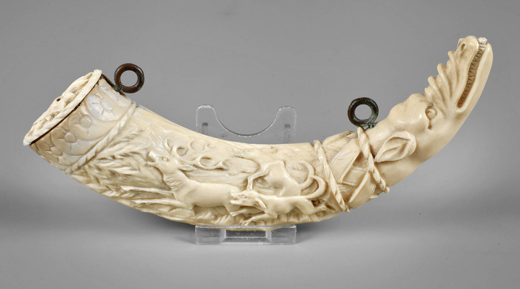 Jagdliche Beinschnitzerei