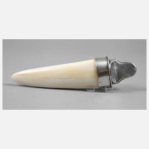 Walrosszahn als Objekthalter