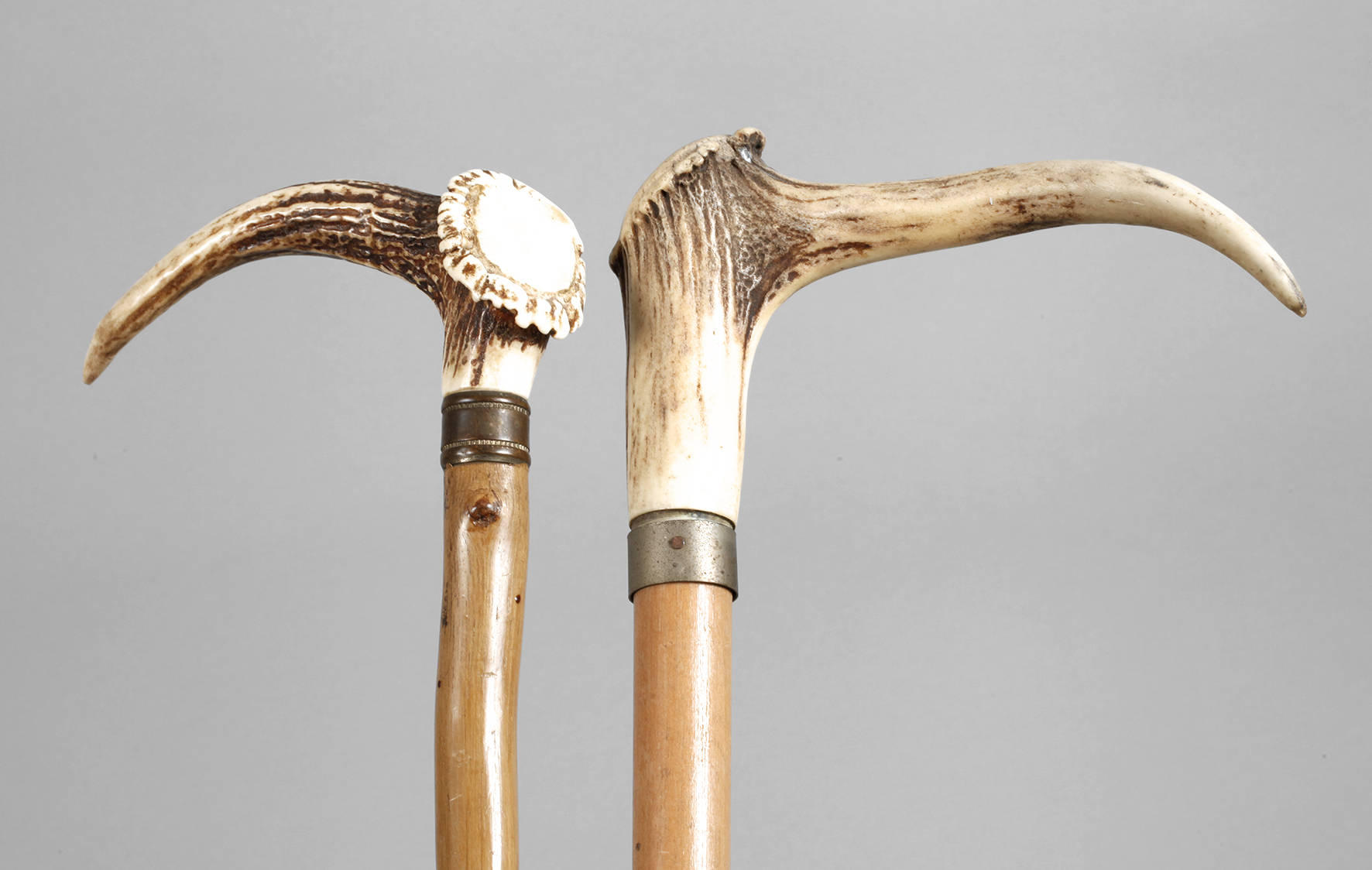 Zwei jagdlich Spazierstöcke