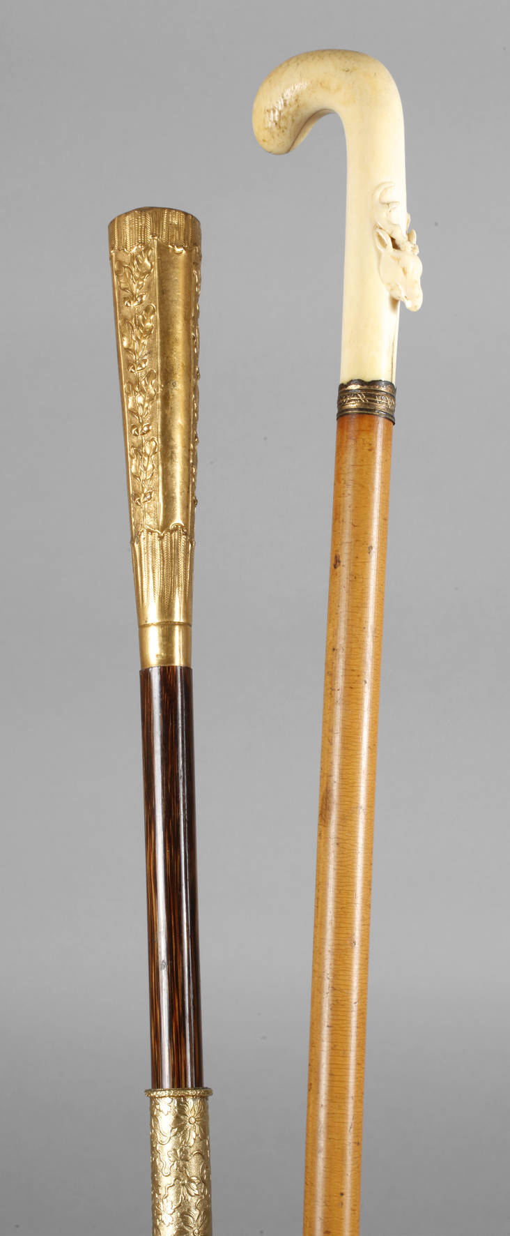 Zwei Flanierstöcke,