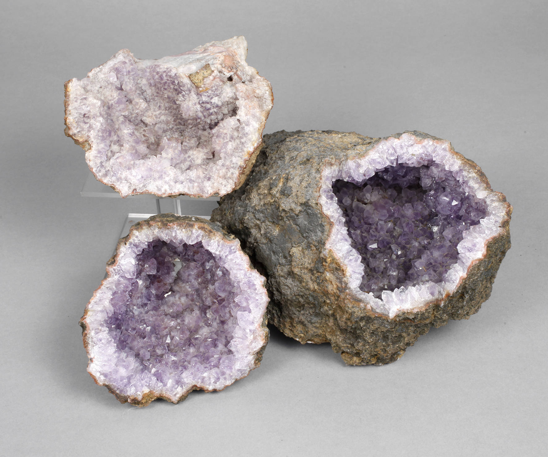 Drei Amethystdrusen
