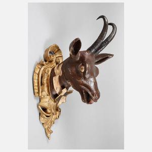 Geschnitzte Jagdtrophäe