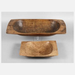 Zwei bäuerliche Tröge