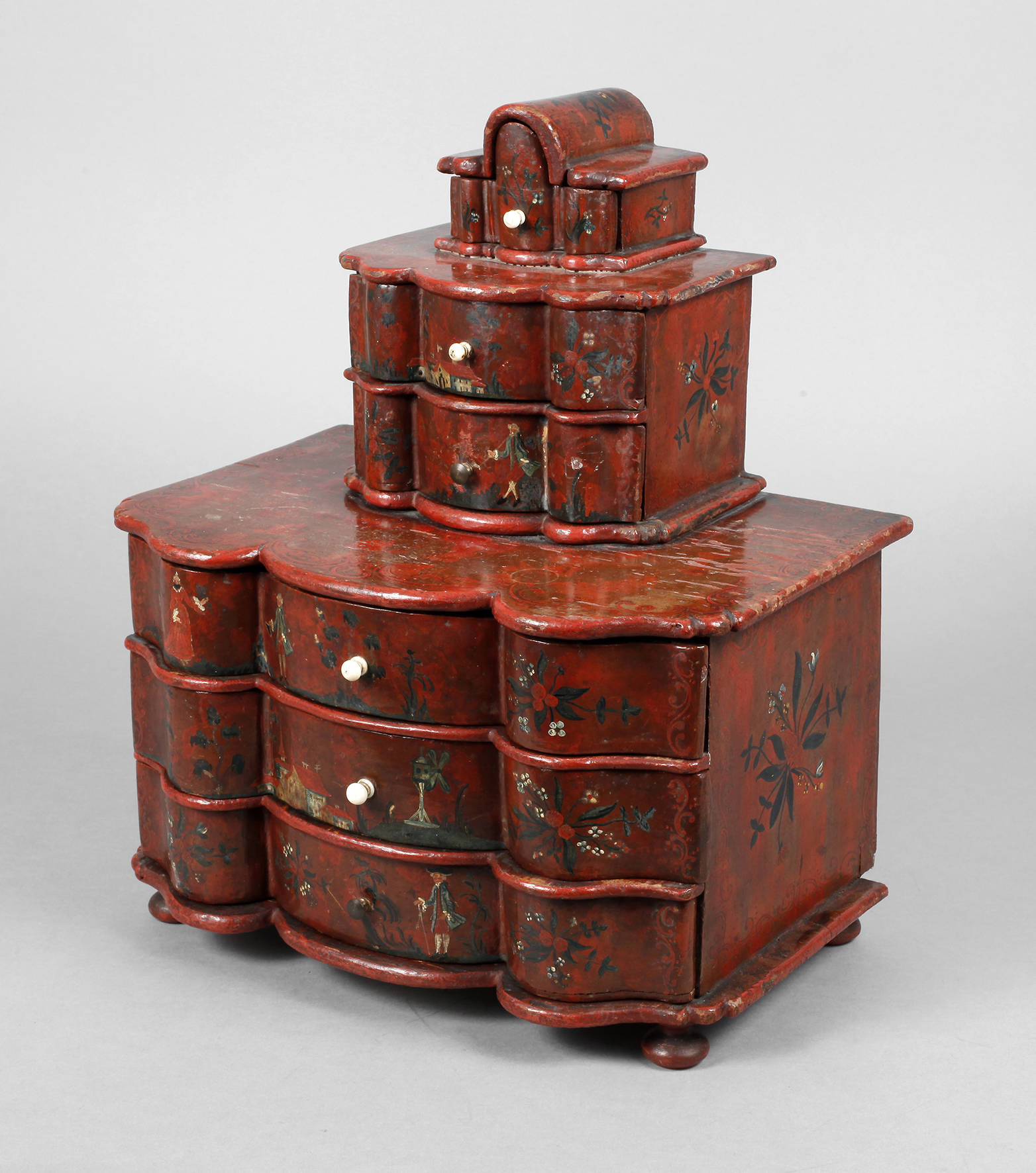 Miniaturaufsatzkommode