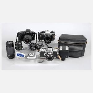 Drei Spiegelreflexkameras + Objektive