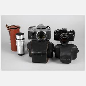 zwei Kameras und Objektiv