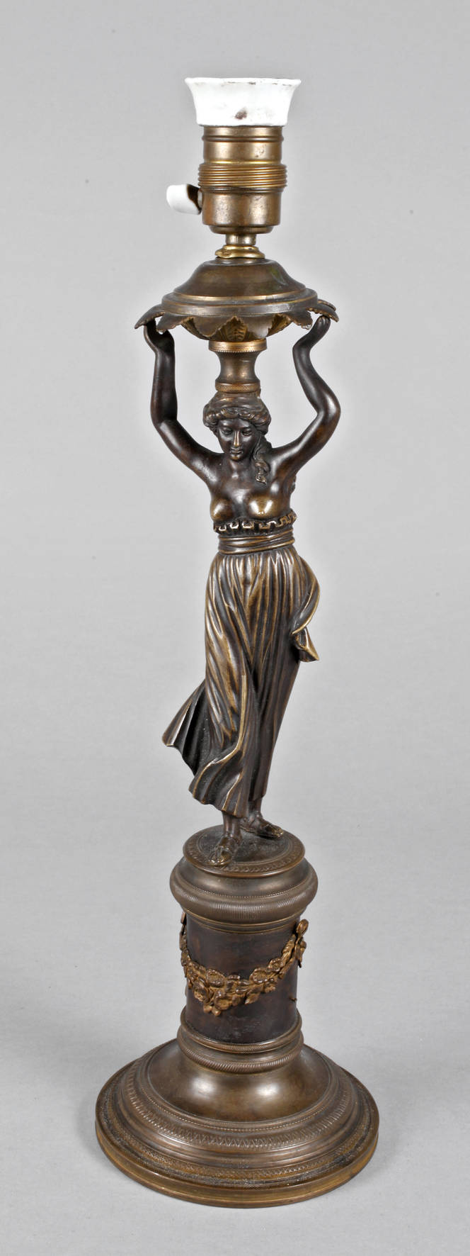 Figürlicher Lampenfuß