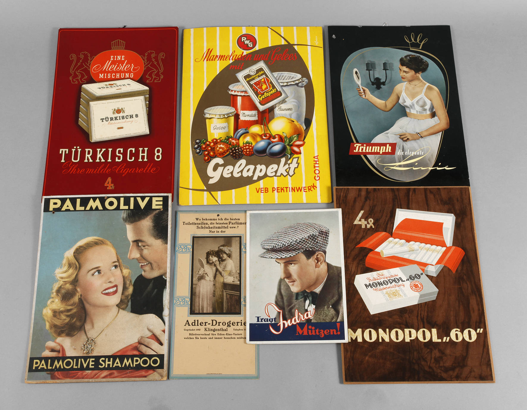 Sieben Werbeaufsteller