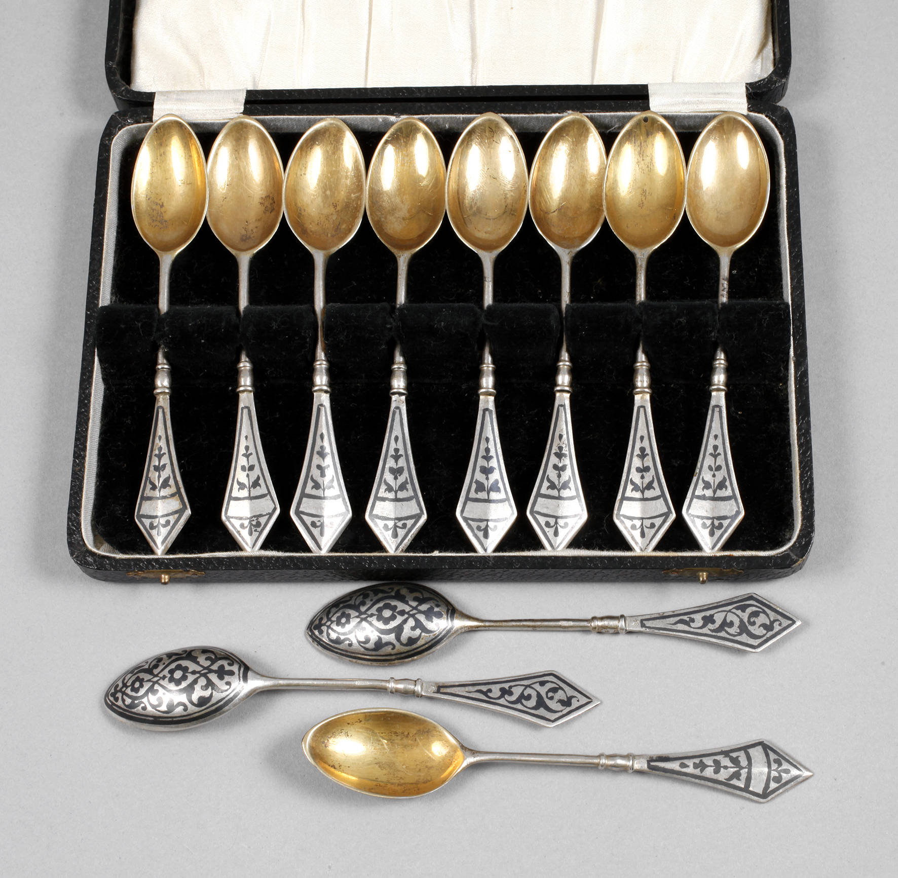 Russland elf Teelöffel Niello