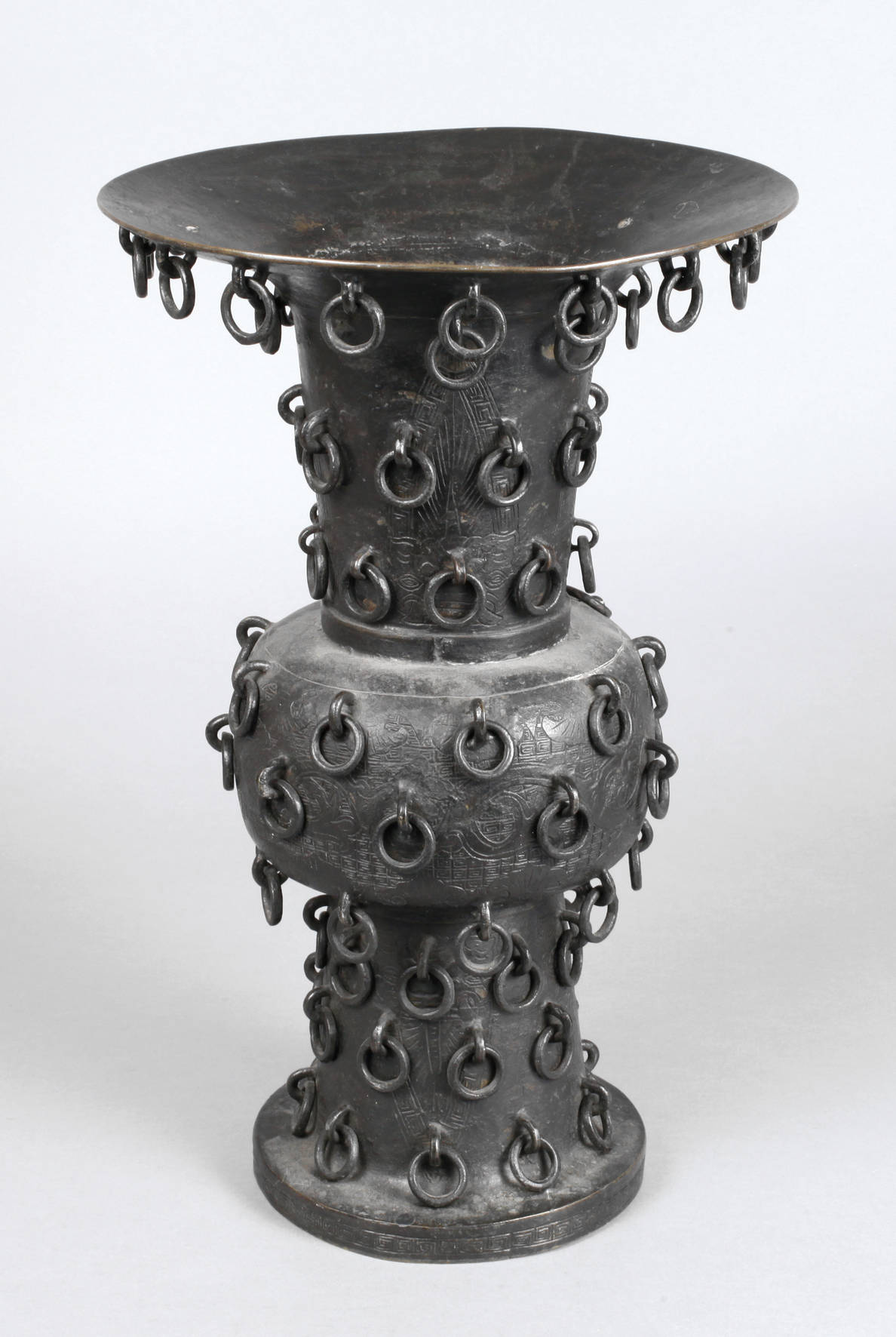 Außergwöhnliche Bronzevase