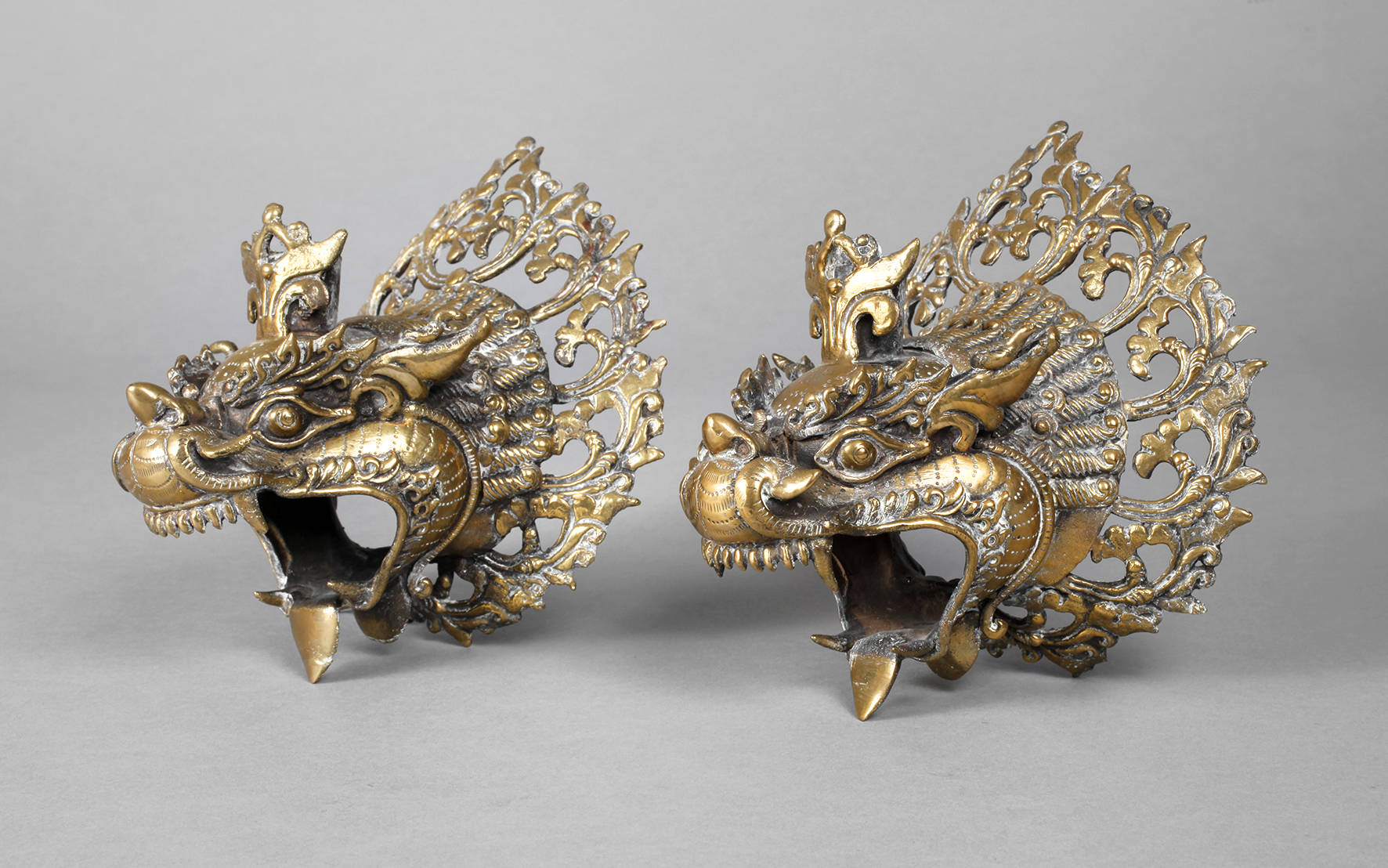 Paar figürliche Wandappliken