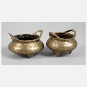 Zwei Räucherschalen