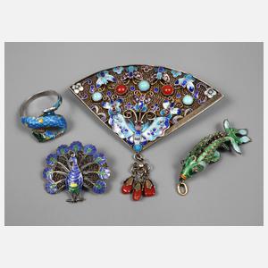 Vier Teile Emailleschmuck