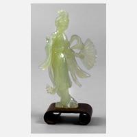 Figürliche Jadeschnitzerei111