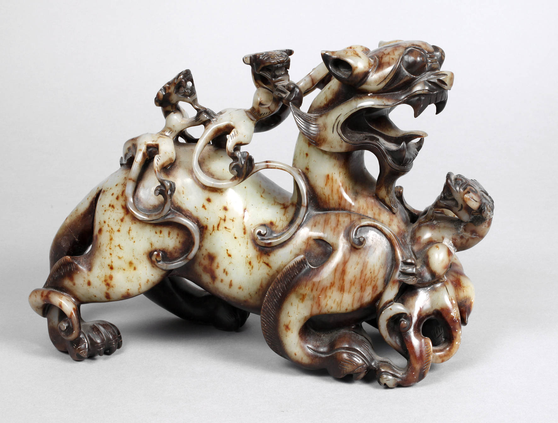 Große Specksteinschnitzerei