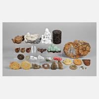 Großes Konvolut asiatische Schnitzereien111