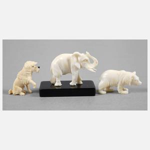 Drei Elfenbeinfiguren