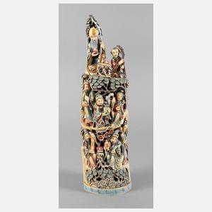 Große Elfenbeinschnitzerei