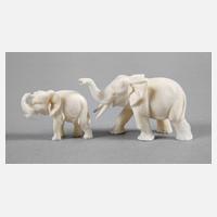 Zwei Elfenbeinschnitzereien111