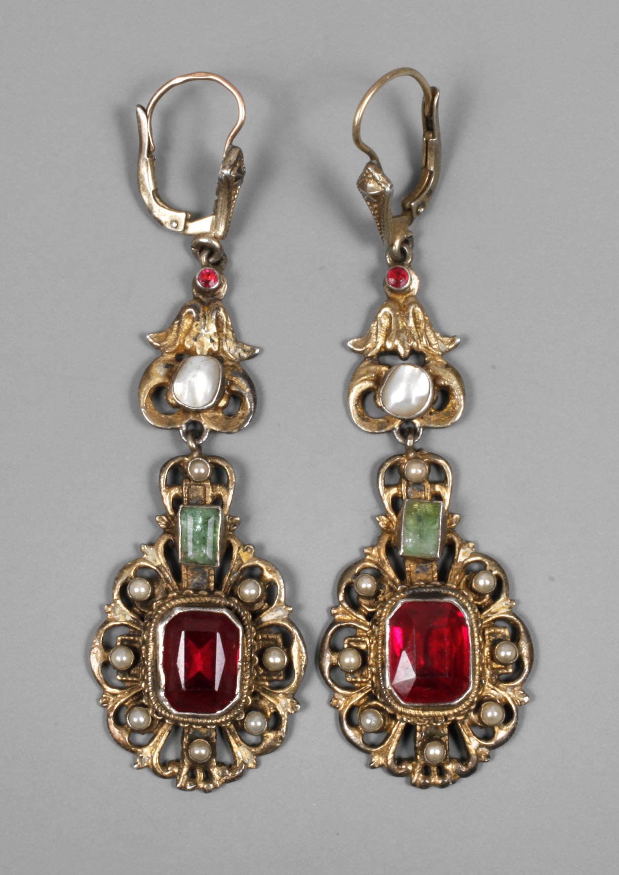 Paar lange persische Ohrhänger